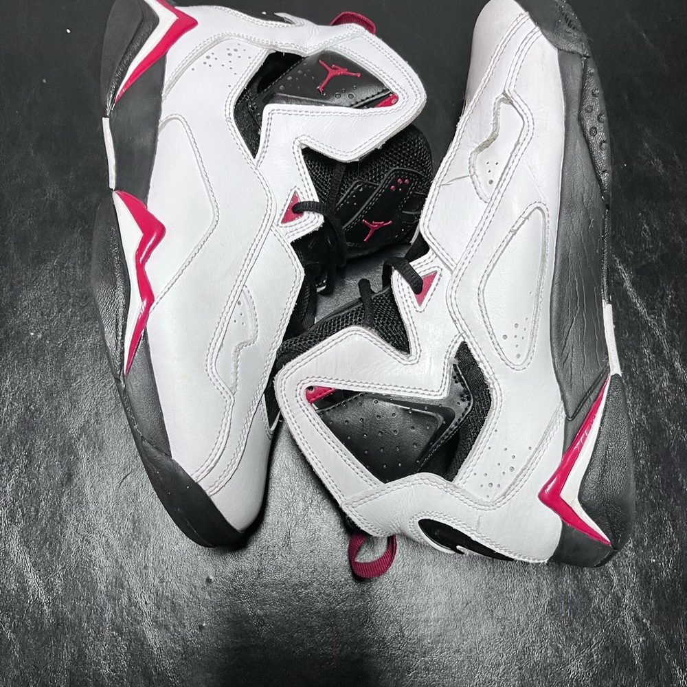 Used Jordan true flights size 8.5